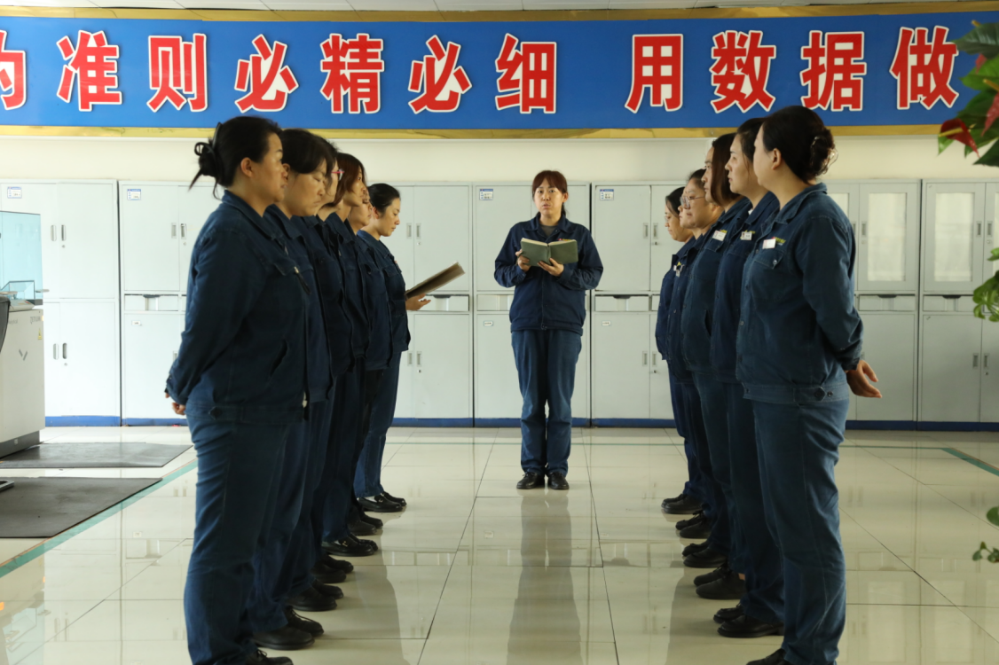 質檢先鋒“娘子軍” 把關質量建新功——記陜煤集團“巾幗建功示范崗”熒光分析班