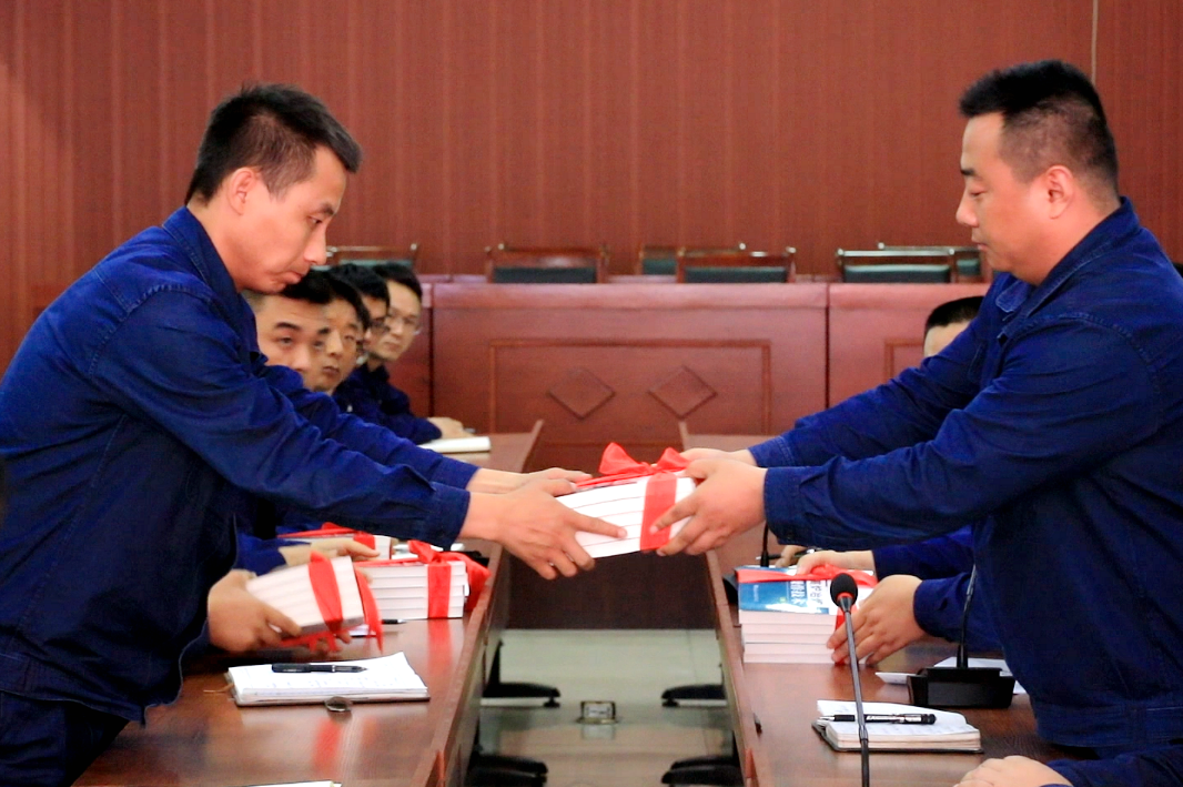 科學引導，創造平臺，打造鐵前系統一流技術團隊——龍鋼公司煉鐵廠推進專業技術人才培養工作側記